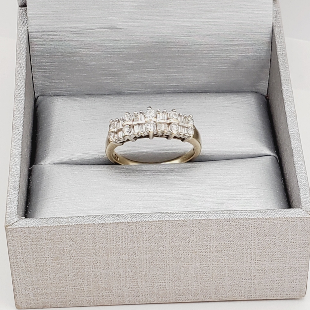 10k Solid Yellow Gold Genuine Round & Baguette Diamond Band Ring - Picture 8 of 8